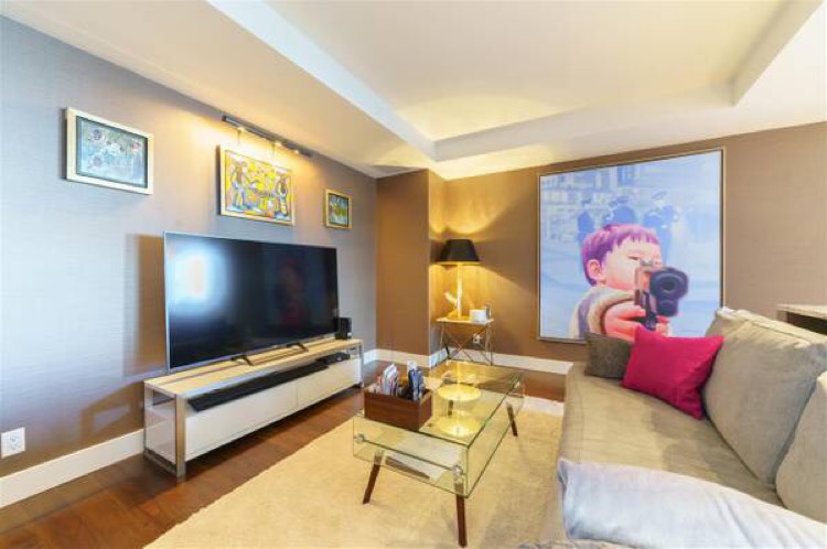 Shangrila Apartment for Rent 1111 Alberni St Vancouver Living Room