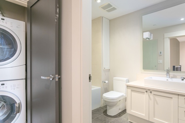 Kitsilano Beach Home for Rent - Bathroom